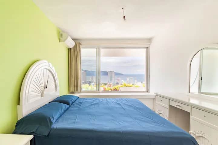 Мислим за вашата стая за комфорт с двойно легло king zise, прозорец с незабравима гледка. 