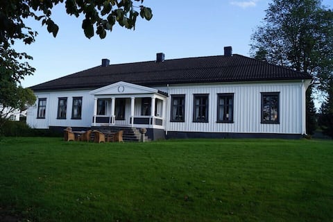 Main Wing, Nedre Jønholt Gård