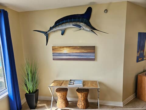 Top performing Airbnb: Navarre Beachfront/1st Floor/Gulf Views/walkable in Navarre Beach