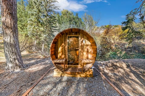 Creekside Chateaux, Priv springs-Sauna-Sleeps 23!