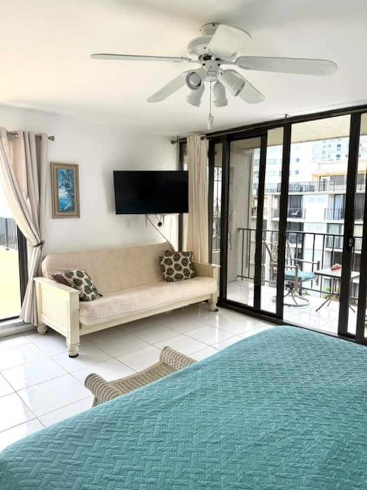 Good Vibes 1605
 A Studio Unit With A View - Freeport