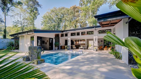 Casa Chela | Breathtaking oasis - 4BR w/AC & Pool
