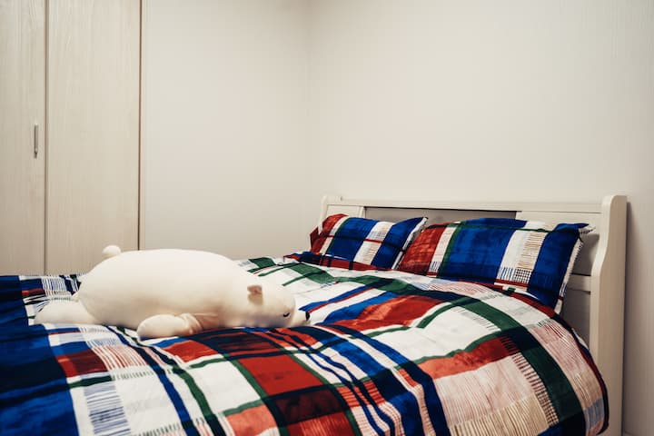 1. kat spavaća soba 1, 140 * 200 cm bračni krevet