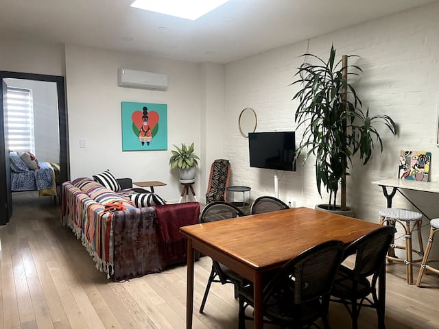 Skylit Serenity 2BR Guest Suite in Crown Heights