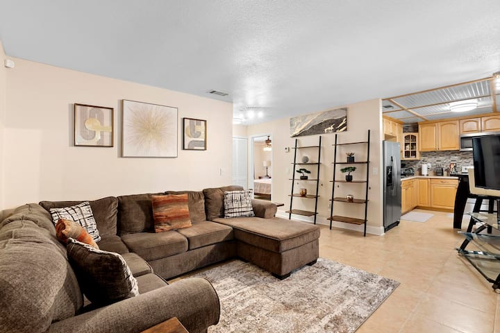 Stylish & Cozy King Bed Retreat @ Baldwin Park - Winter Park, FL