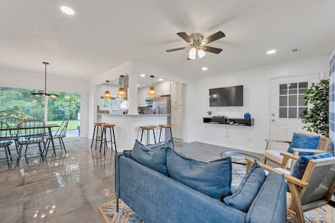 3 BR Oasis on the River! 8 Min to Casino!