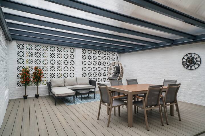 Spacious 3-bed split level flat gallery image 3