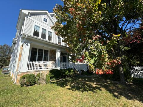Gorgeous Spacious House 5BR 9Beds Private Parking