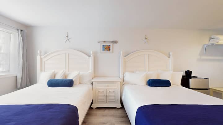 Cozy Seaside Rooms With Pool Access - Cape May, NJ