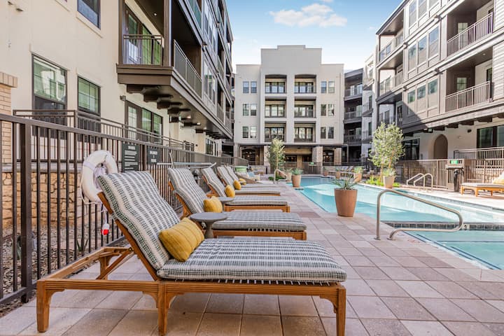 Stylish Retreat | On-site Retail - 