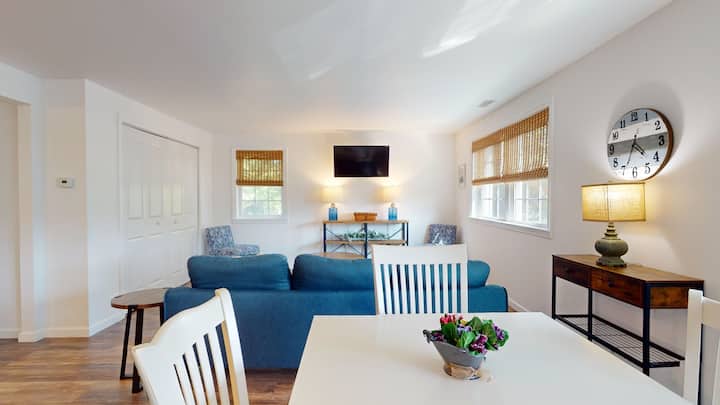 Family- 2-bedroom, 2 Bath Suite With Pool Access - Cape May, NJ