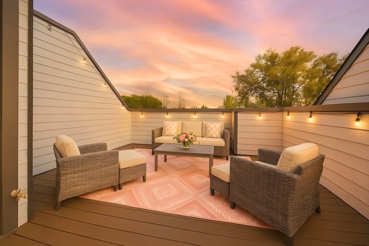 Western Vibes | Private Rooftop Lounge