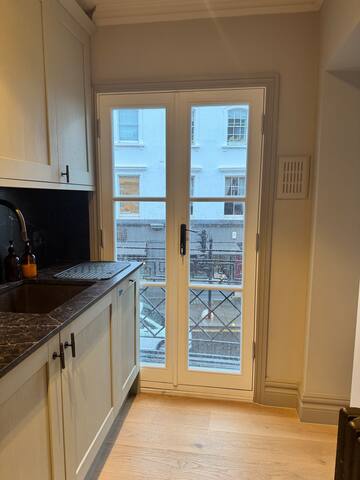 Lovely Flat at Chelsea gallery image 4