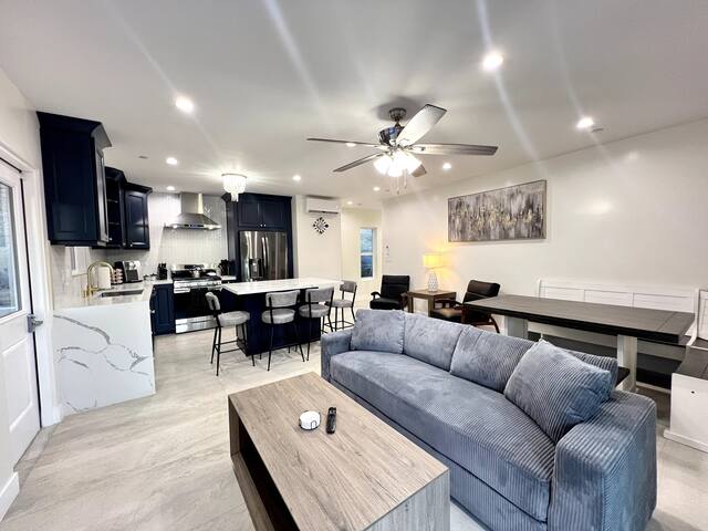 3-Home Private Compound w/ Pool, Spa & Game Room! gallery image 2