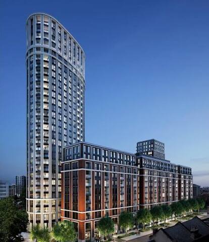 Luxury 2-Bed Flat Next to Hyde Park gallery image 2