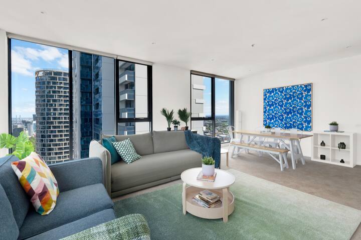 Melbourne CBD Oasis! Pool, View gallery image 3