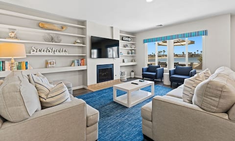 Top performing Airbnb: Sunrise on the Bay, Bayfront, A/C, Bikes & Firepit in Mission Bay Park