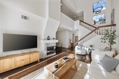 3Br3Ba House • Morden • Spacious • Convenient