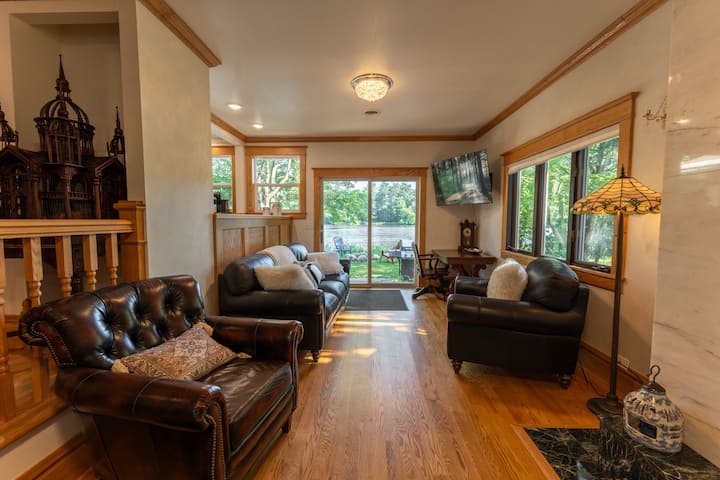 Waterfront 1920’s Flair - Adults Only (House #3) - Eau Claire, WI