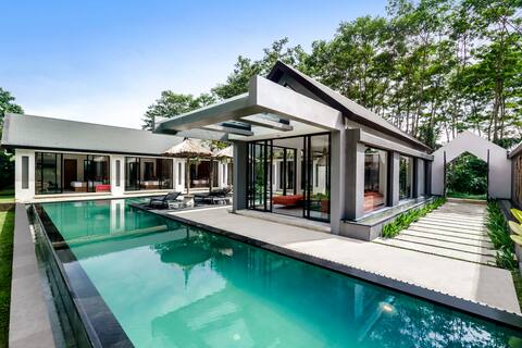 10BR Villa Pair: Firepool & Waterfall, Near Ubud