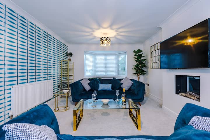 Kinship House | Stunning Home - Stoke-on-Trent