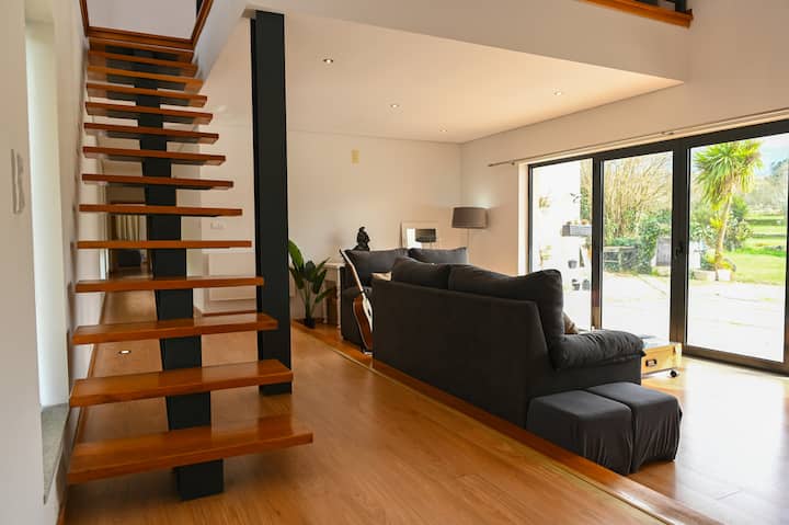 Fabulous 5 Br Home: Casa Da Vinha Velha. - Gouveia