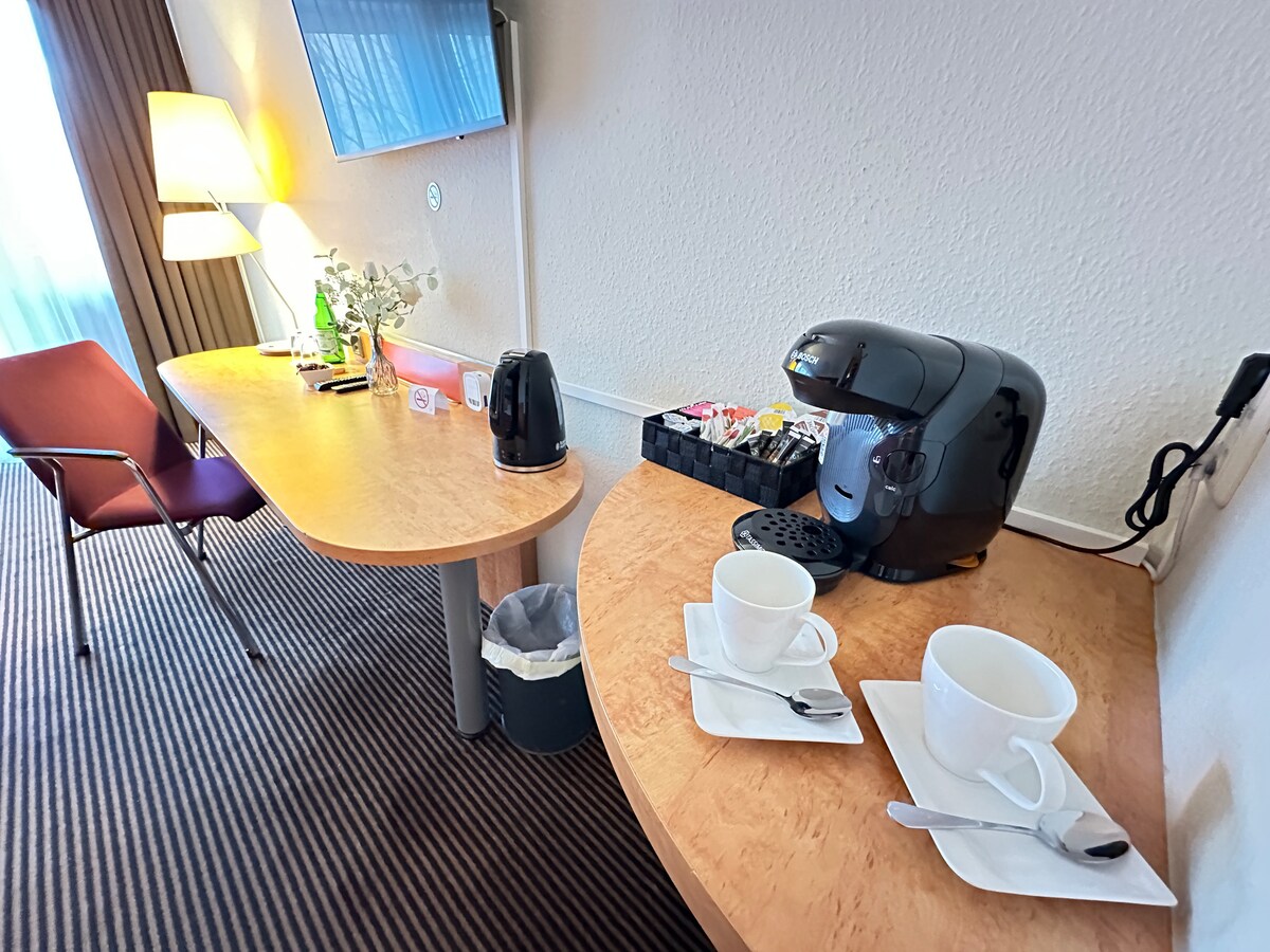 Top performing Airbnb: Apartment with kitchenette - near trade fair/fair - 35 in Bockenheim