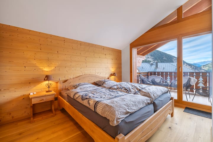 Penthouse | Balcony | Mountain View | High-End