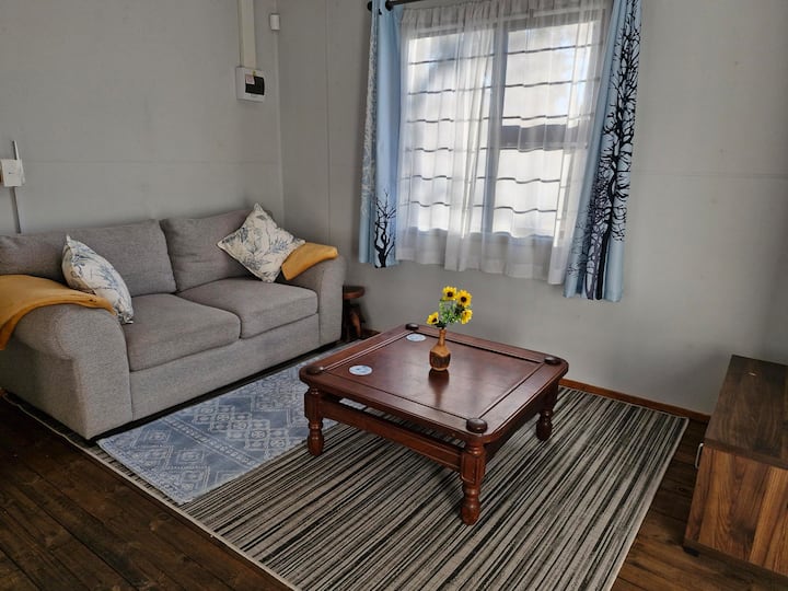 Elmscote Cottages - Cabin 2 - Krugersdorp