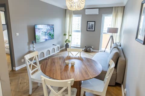 SOLAR Apartments - NO. 52 | Center | Parking Free