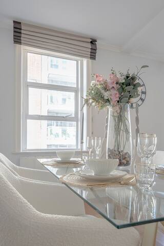 Oxford Street Golden Residence gallery image 4