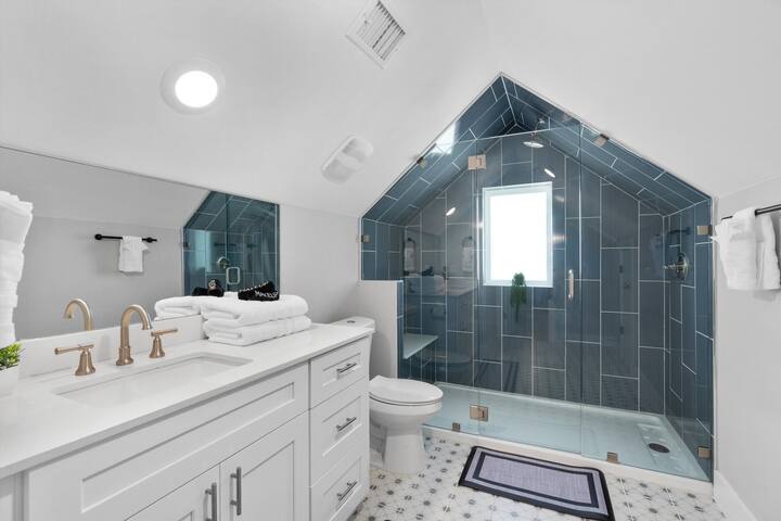 Mega Home – Up to 20 People – Mins 2 ACL/F1/Dwntwn gallery image 3