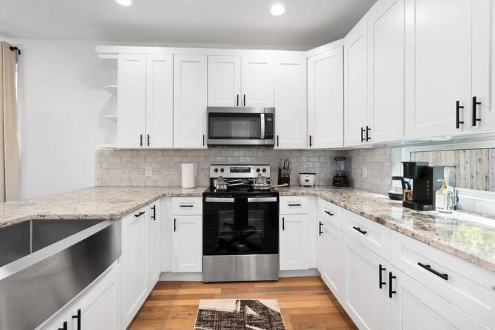 Mega Home – Up to 20 People – Mins 2 ACL/F1/Dwntwn gallery image 2