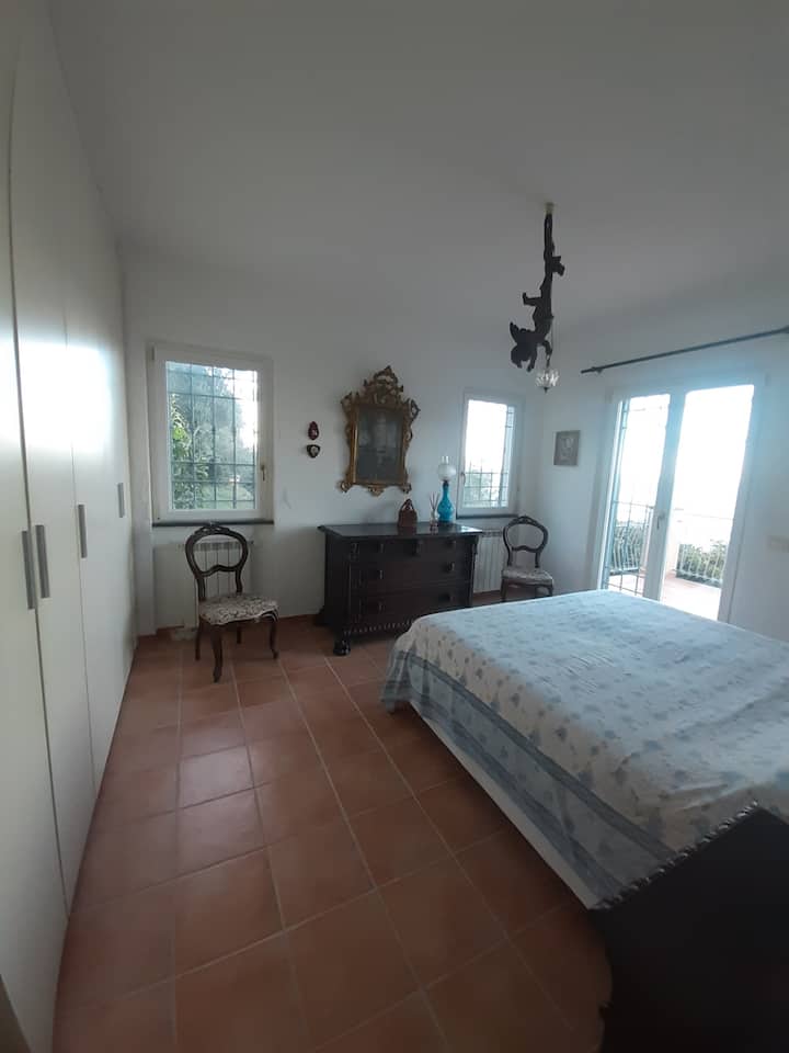 Dvokrevetna soba s bračnim krevetom i izlazom na kupaonicu Rosa i terasu