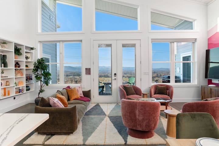 Views -Game Room- Hot Tub-downtownAsheville 12 min