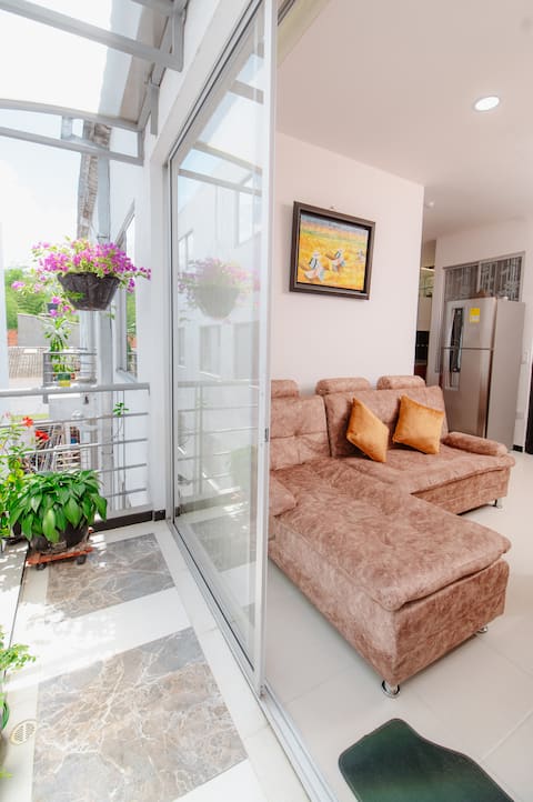 Top performing Airbnb: Bright Loft Apt In the heart of La Vega in La Vega