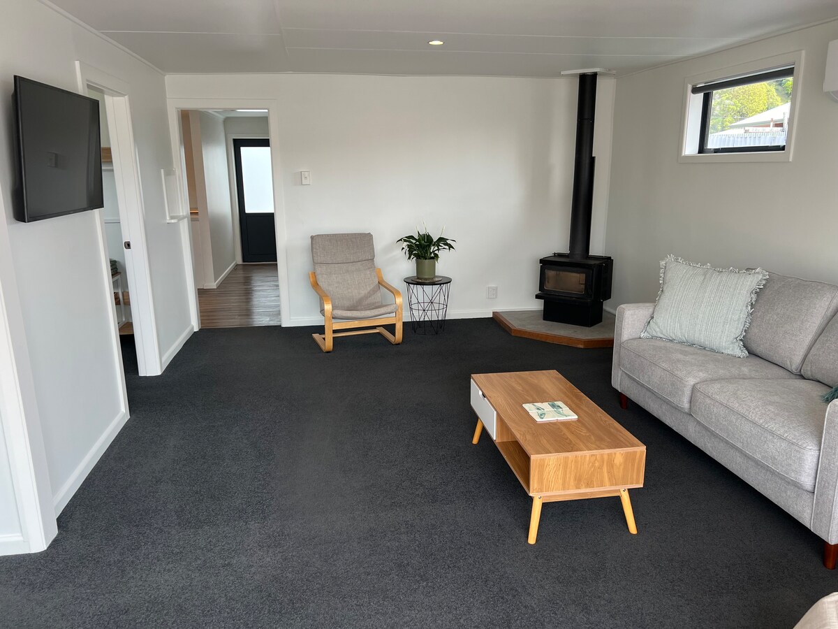 Popular Airbnb listing: Shore Break in Kaikoura District