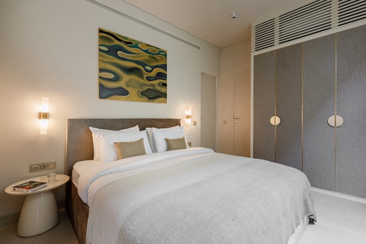 ห้องนอนที่อบอุ่นและเงียบ #2 พร้อมเครื่องปรับอากาศ