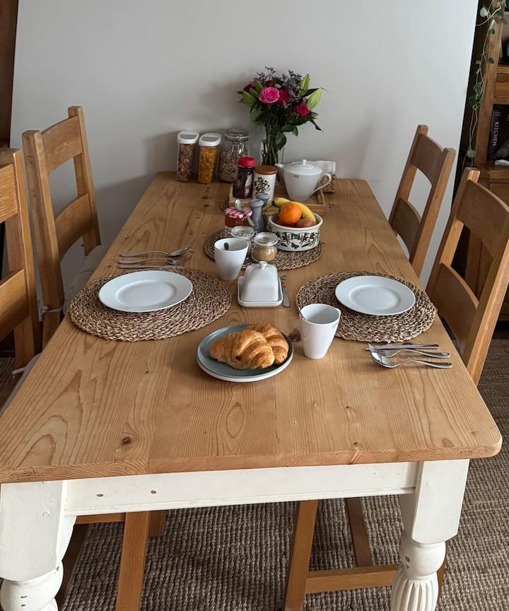 Twin Room In Edwardian Terrace. - Fishguard
