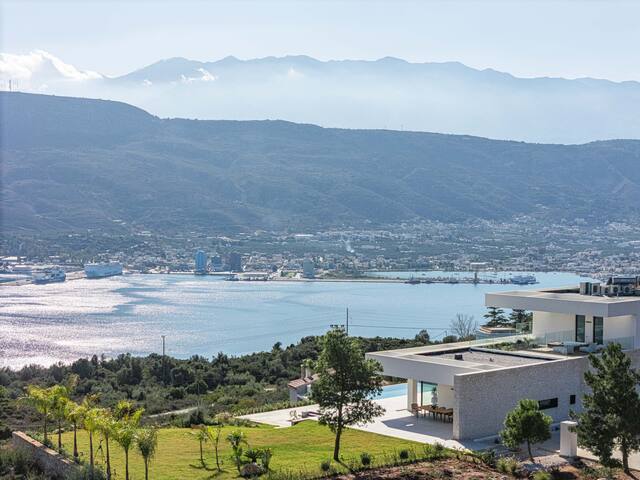 Escape the Ordinary & Embrace a Fantasy by etouri gallery image 3