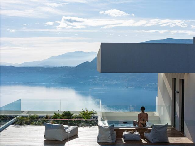 Escape the Ordinary & Embrace a Fantasy by etouri gallery image 2