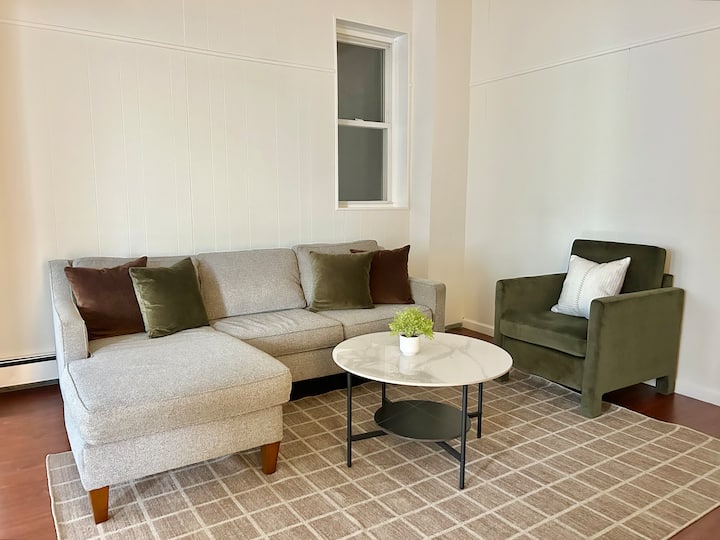 254 • 3br/1ba • Charming & Bright • Nyc Access - Brooklyn, NY