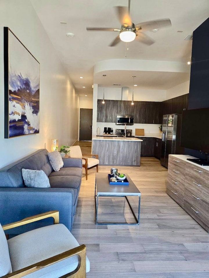 Whimsical 2br In The Cedars - Dallas