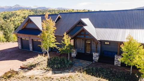 Little Topsey | Mtn Views | Secluded | Hot Tub