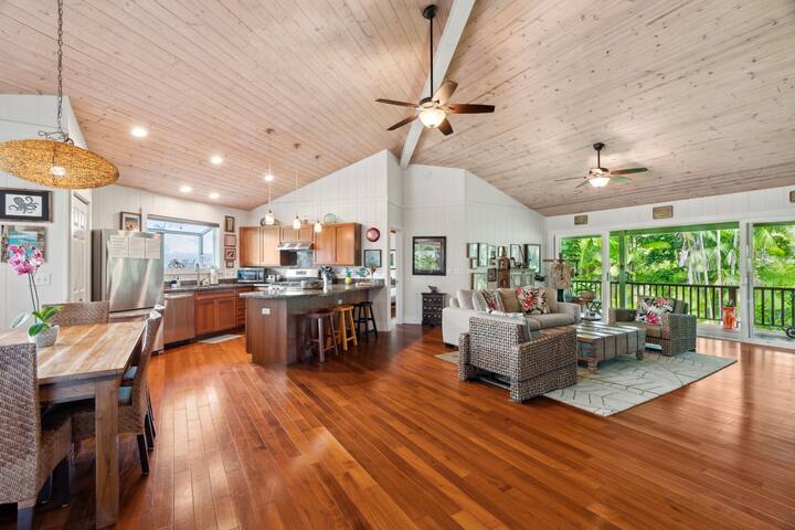 A/C home in Hanalei. Walk to shops & the beach! gallery image 2