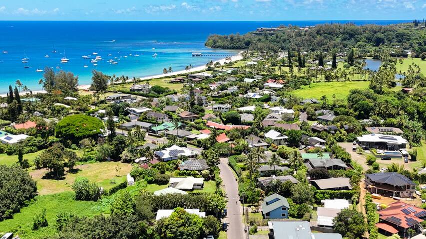 A/C home in Hanalei. Walk to shops & the beach! gallery image 5