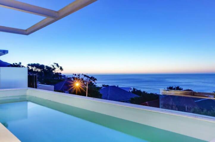 Infinity Villa (5 Star Camps Bay Villa) gallery image 2