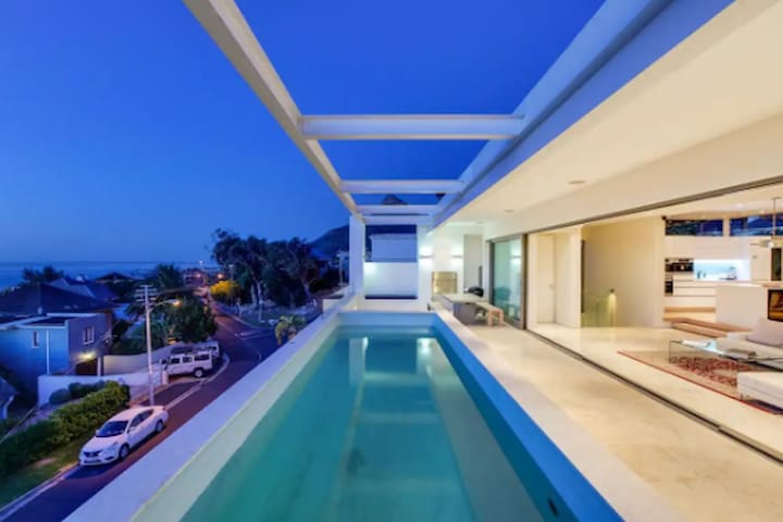 Infinity Villa (5 Star Camps Bay Villa)