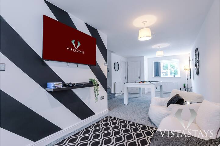 5x Double Beds w/ Pool Table | Driveway Park | PS4 gallery image 4