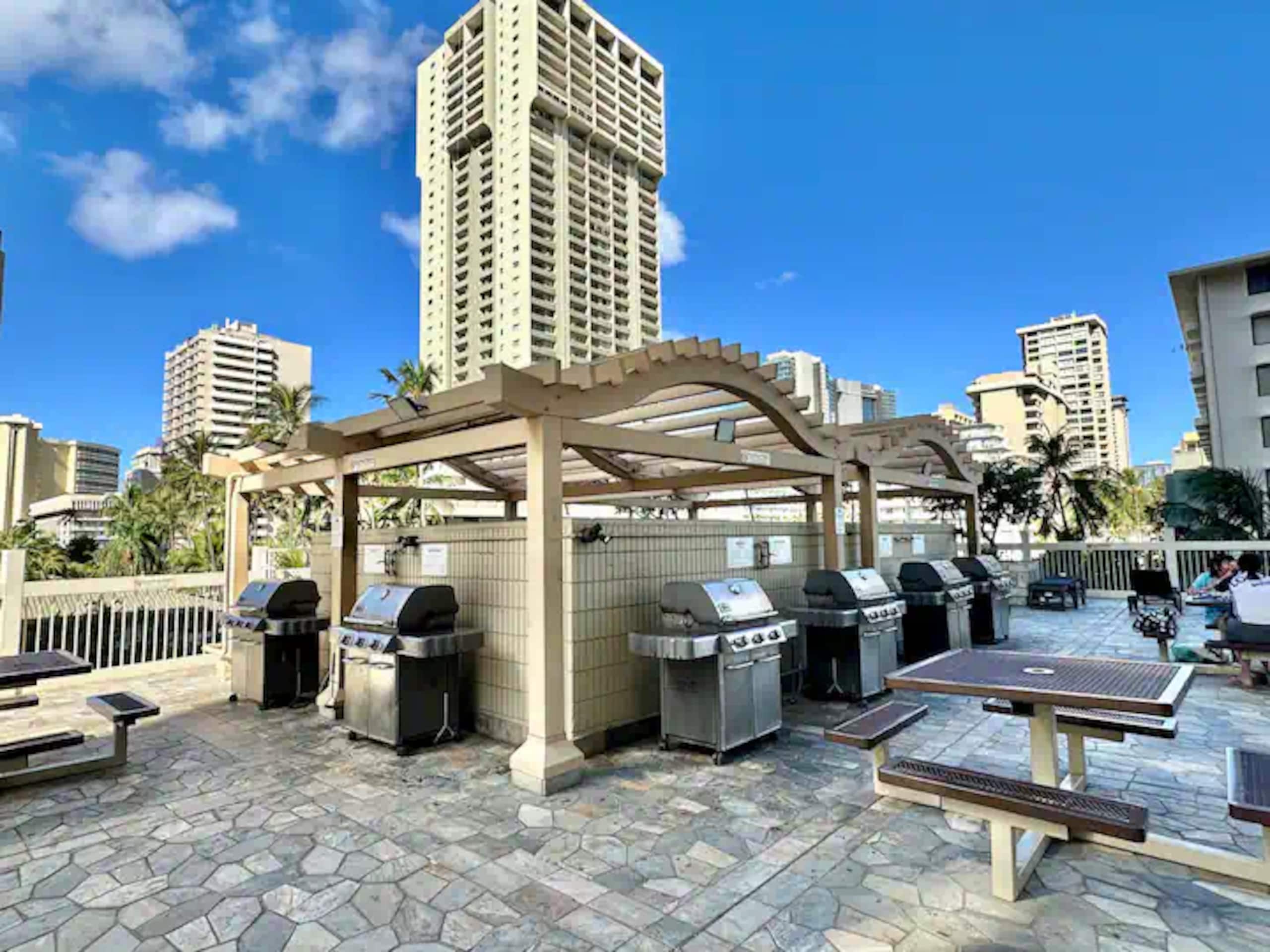 Wakiki 30FL Cozy Studio Pool&Ocean Views&Fireworks - Image 63